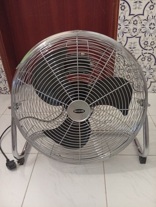 Ventoinha muito boa e como nova