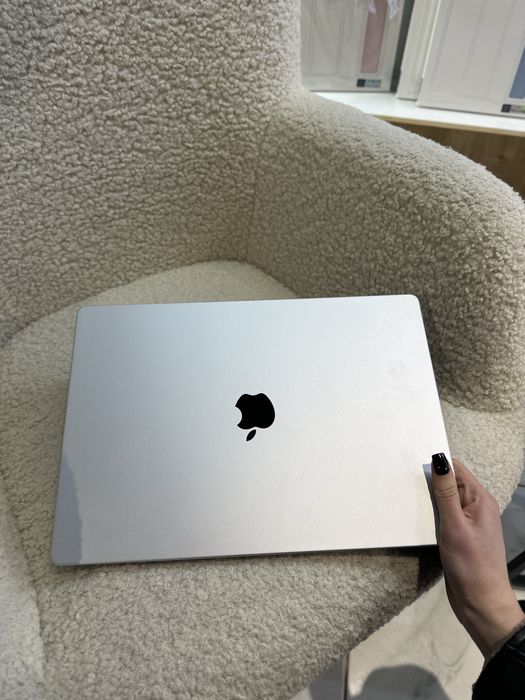 Apple MacBook Pro 16 M1 Pro 16 / 512Gb Silver