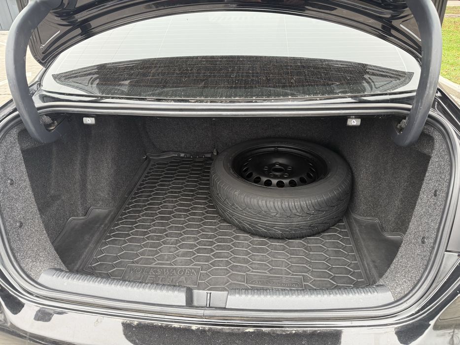 Продам джету 2012 года 2.0  газ бензин