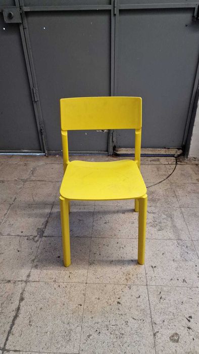 Cadeira amarela IKEA JANINGE Plástico Reforçado - SÓ TENHO 1 unidade