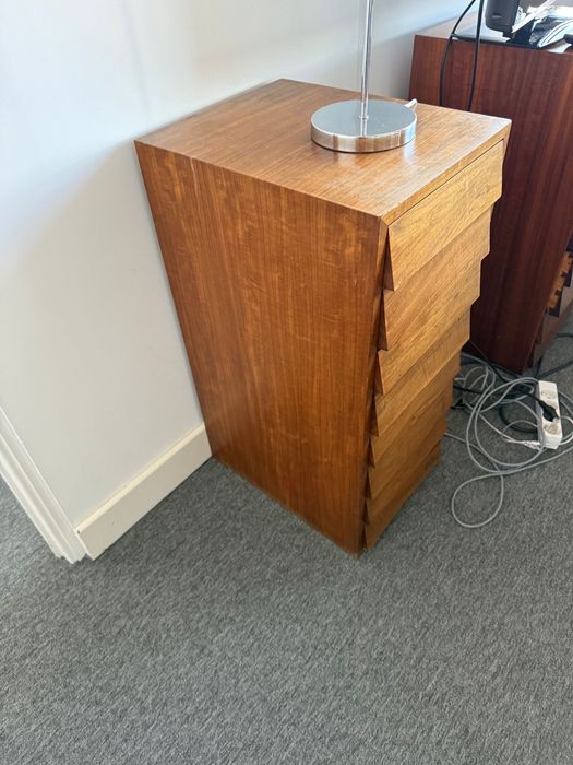 2 Gaveteiros de madeira maçiça