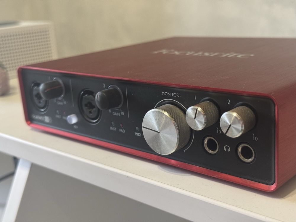 Звукова карта Focusrite 6i6 2nd Gen