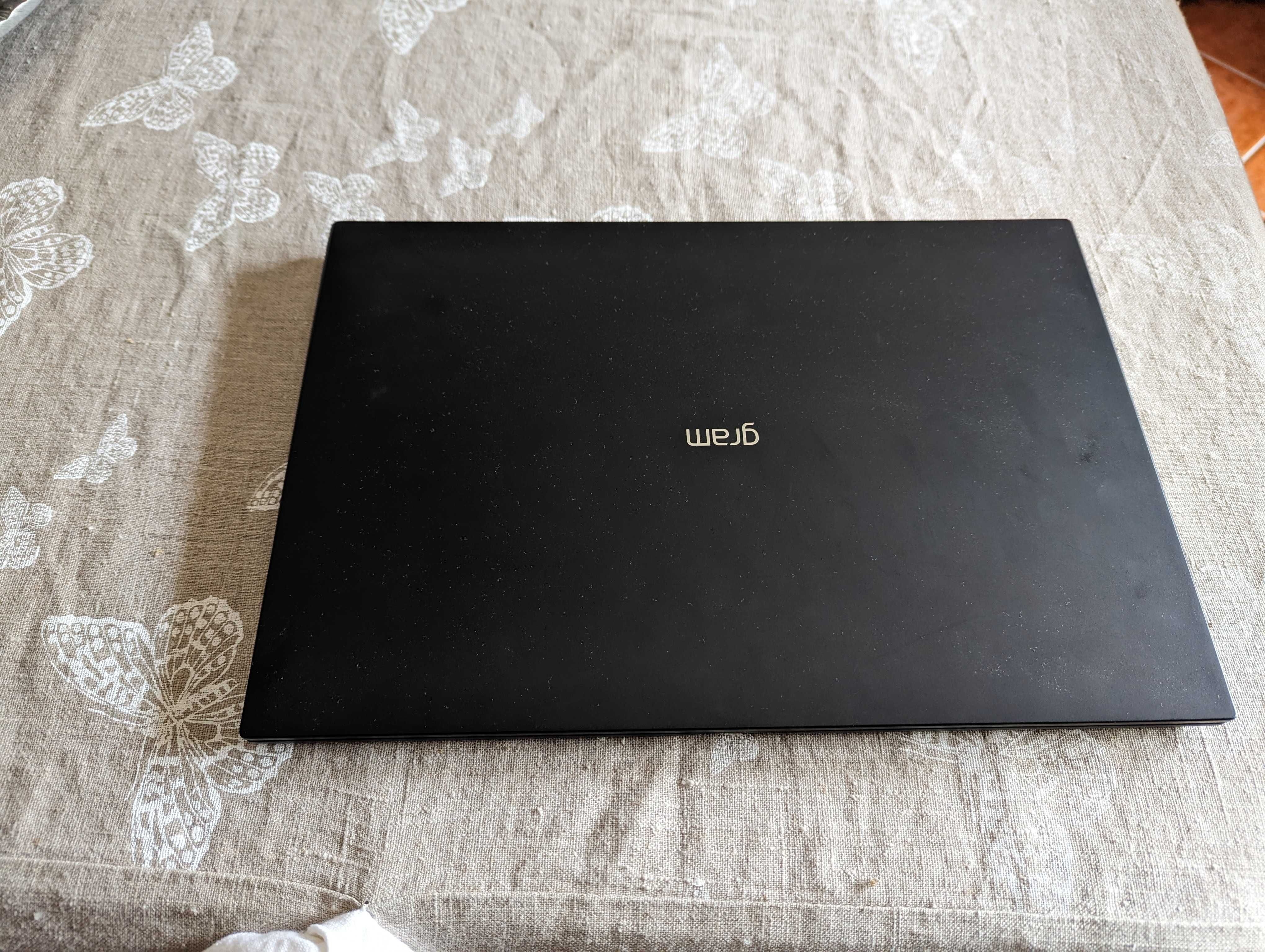 LG Gram 17 i7 32gb RAM 1TB SSD