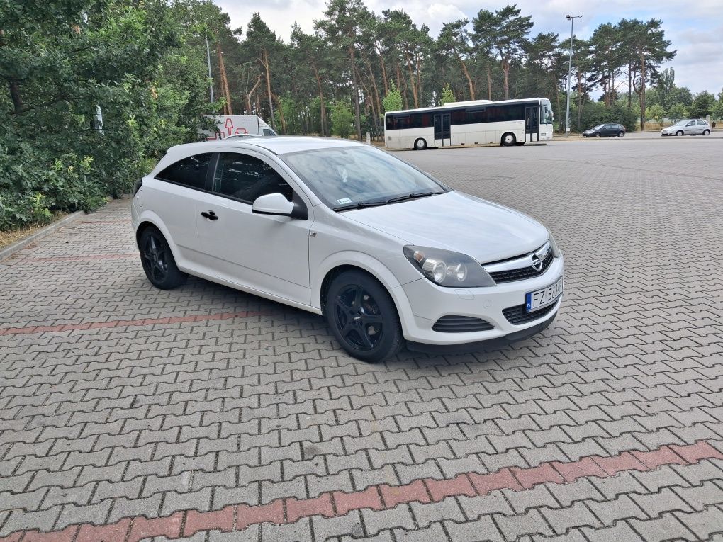 Opel astra gtc 1.4 klima 2009