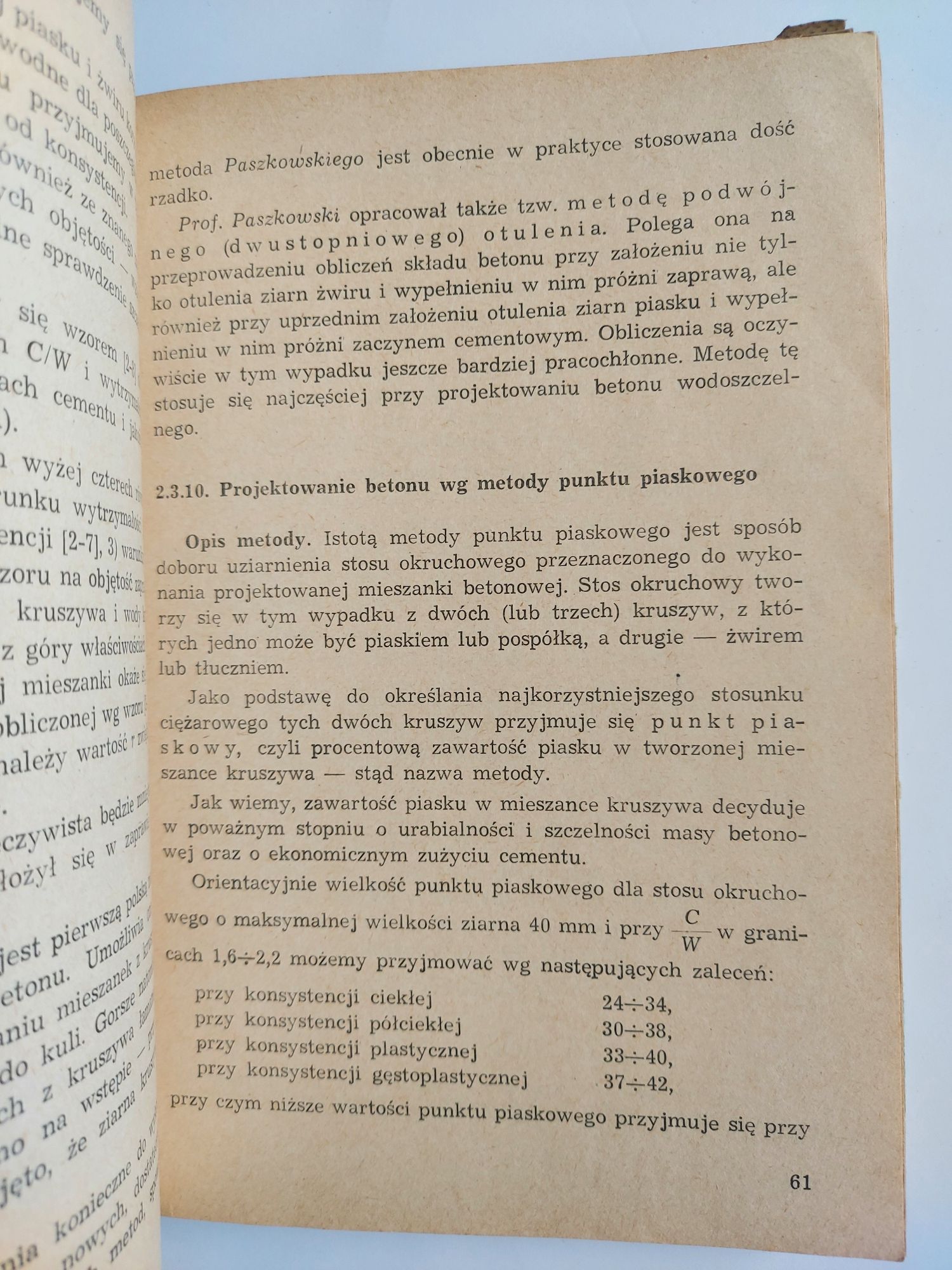 Żelbet i beton sprężony - M.Pietraszek, E.Pliszek - Książka