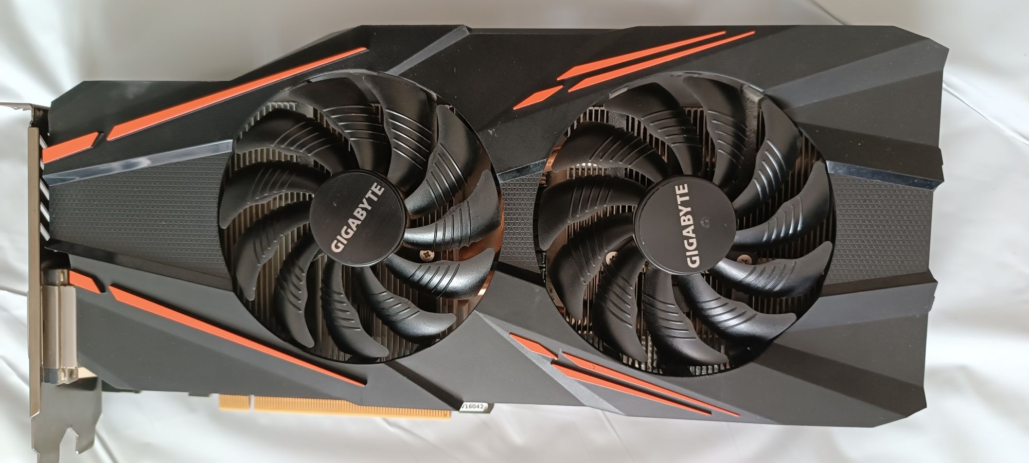 Видеокарта Gigabyte GTX 1070 WINDFORCE OC (GV-N1070WF2OC-8GD)