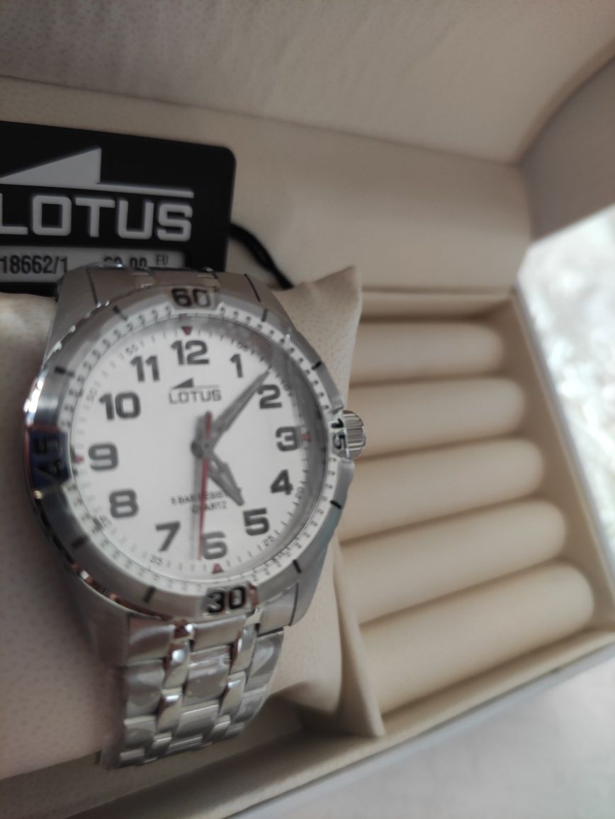 Nowy zegarek damski Lotus z metką