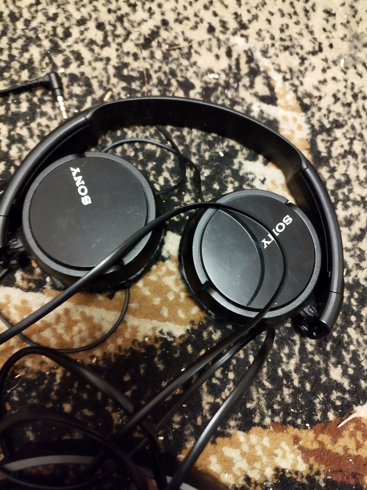 Słuchawki Sony i Panasonic
