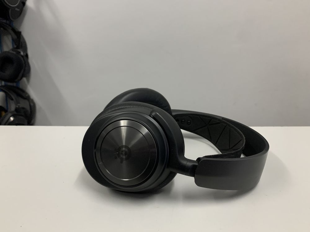 Навушники SteelSeries Arctis Nova 7