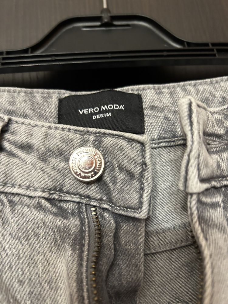 Джинсы оригинал Levis Dolce