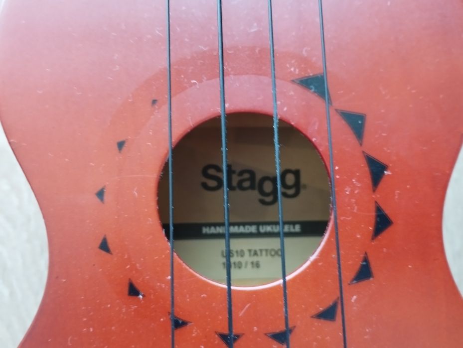 Ukulele Stagg
Ukulele Stagg in excellent condition, ideal for beginners64550855398019122