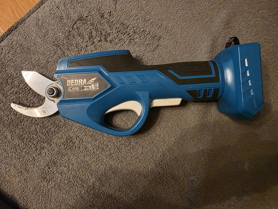 Sekator elektryczny  DEDRA DED7091