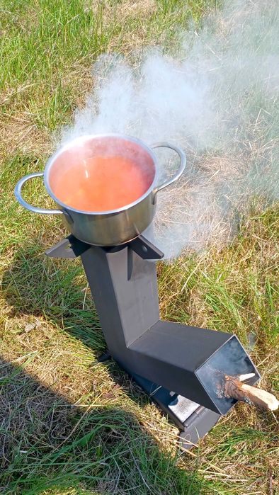 Piecyk rakietowy, kuchenka, camping.