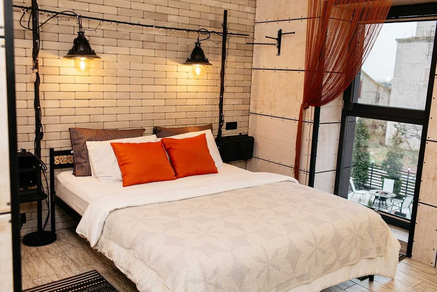 Апартаменти "LOFT' для короткострокової оренди в Сарнах