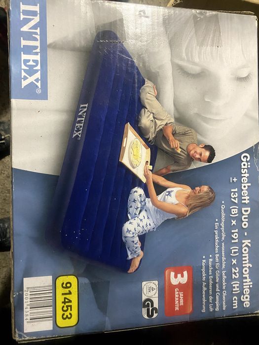 Materac dmuchany Intex 137x191x22 cm nowy