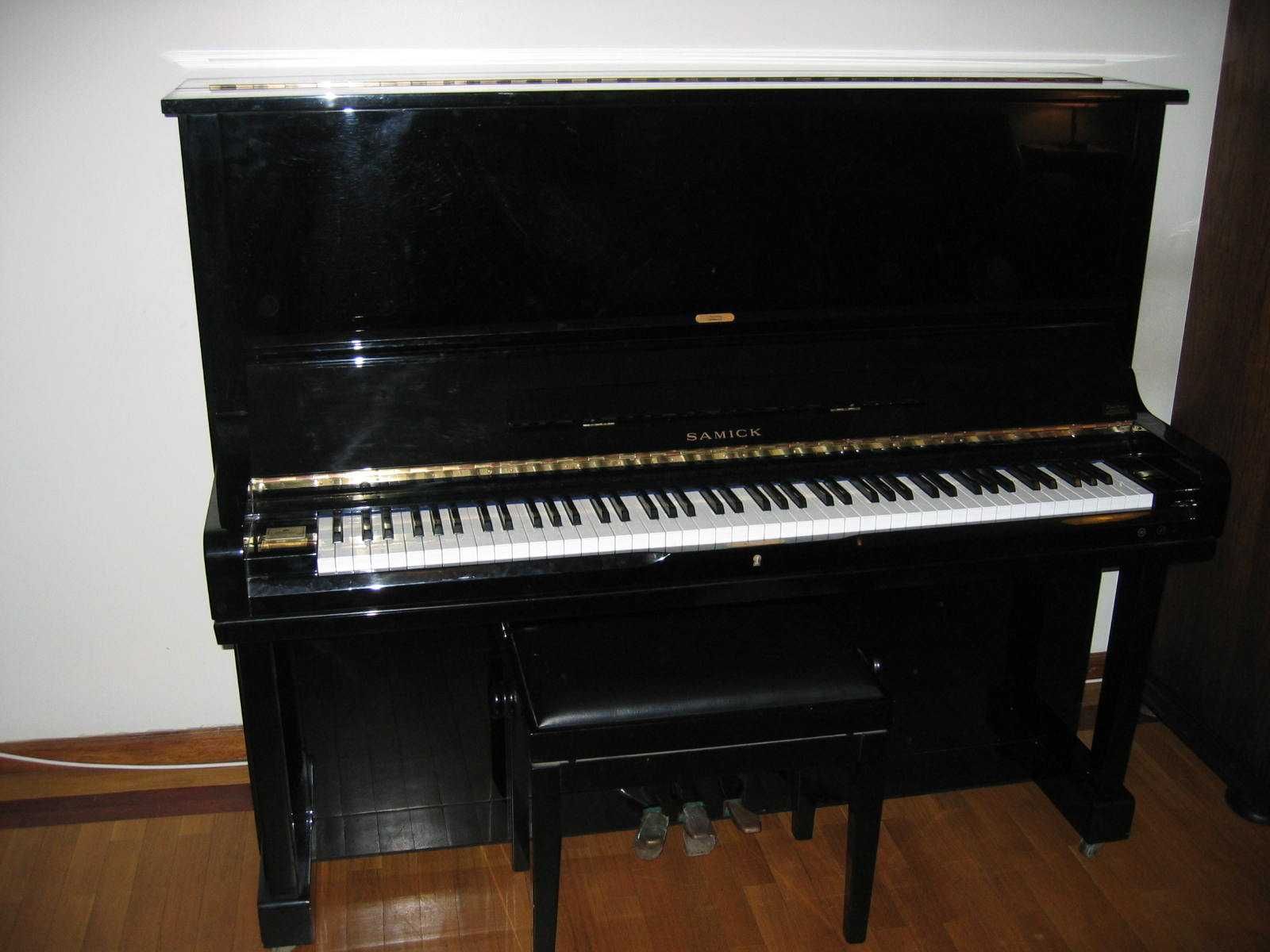 Piano Samick SU-131