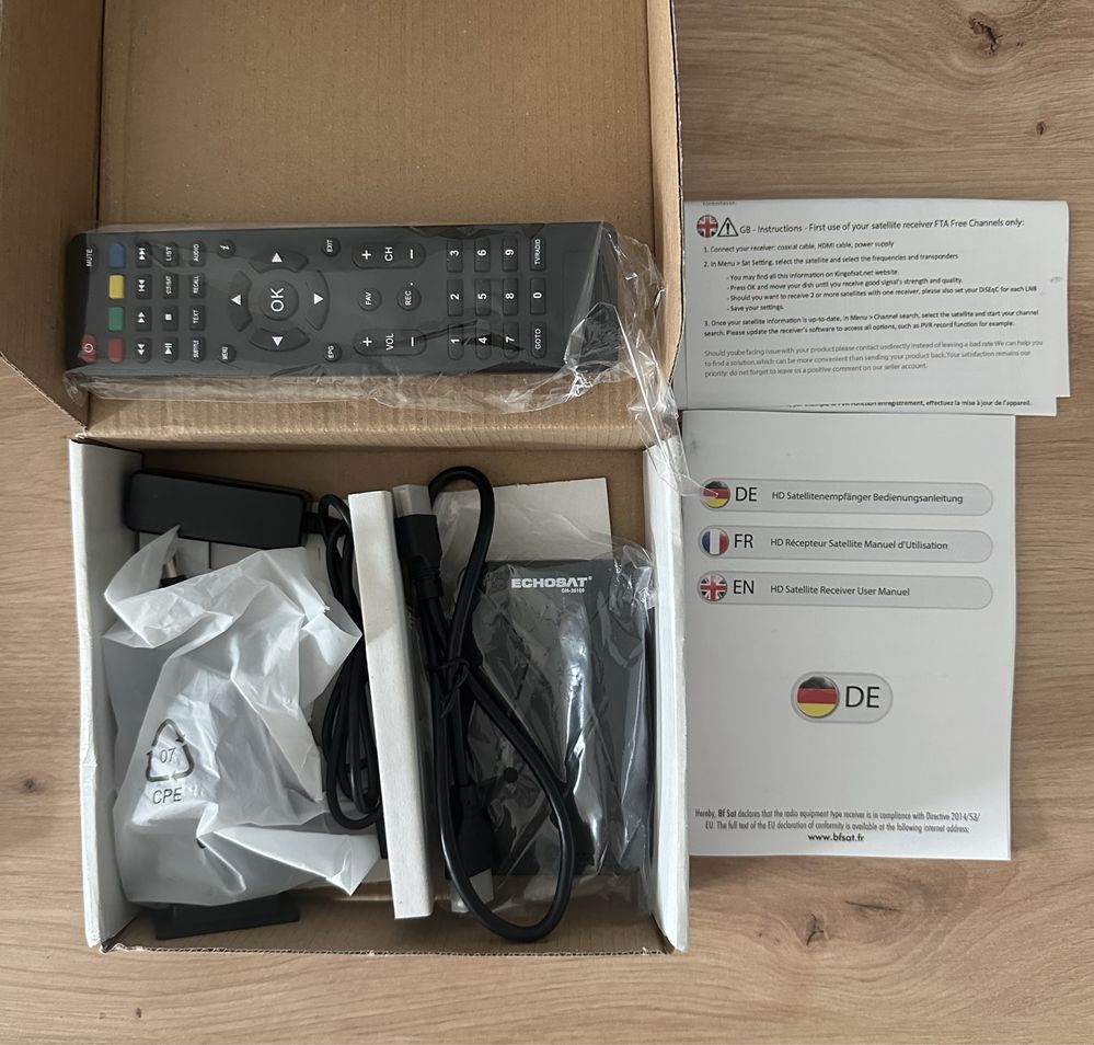 Odbiornik satelitarny ECHOSAT OM-26100 Odbiornik satelitarny