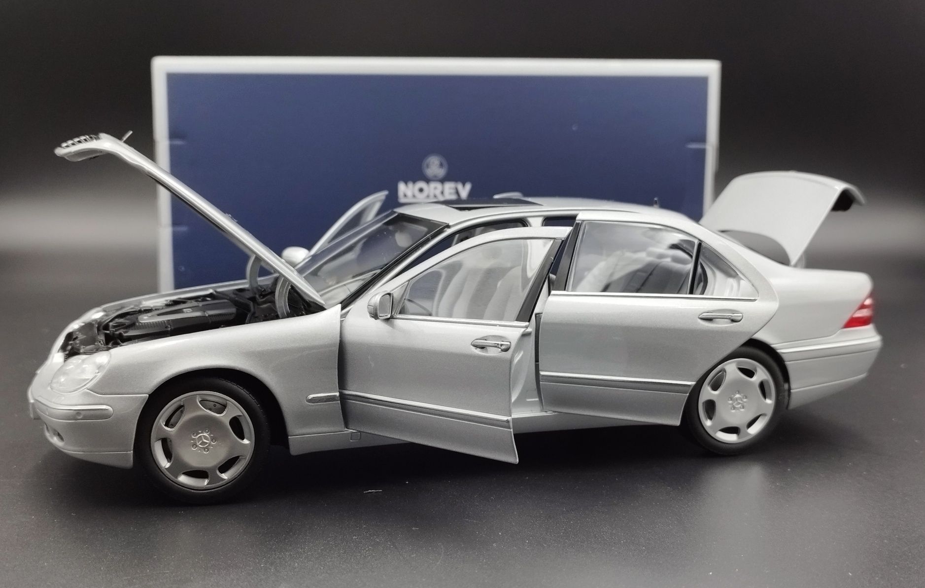 1:18 Norev 1998 Mercedes S600 W220 Model nowy