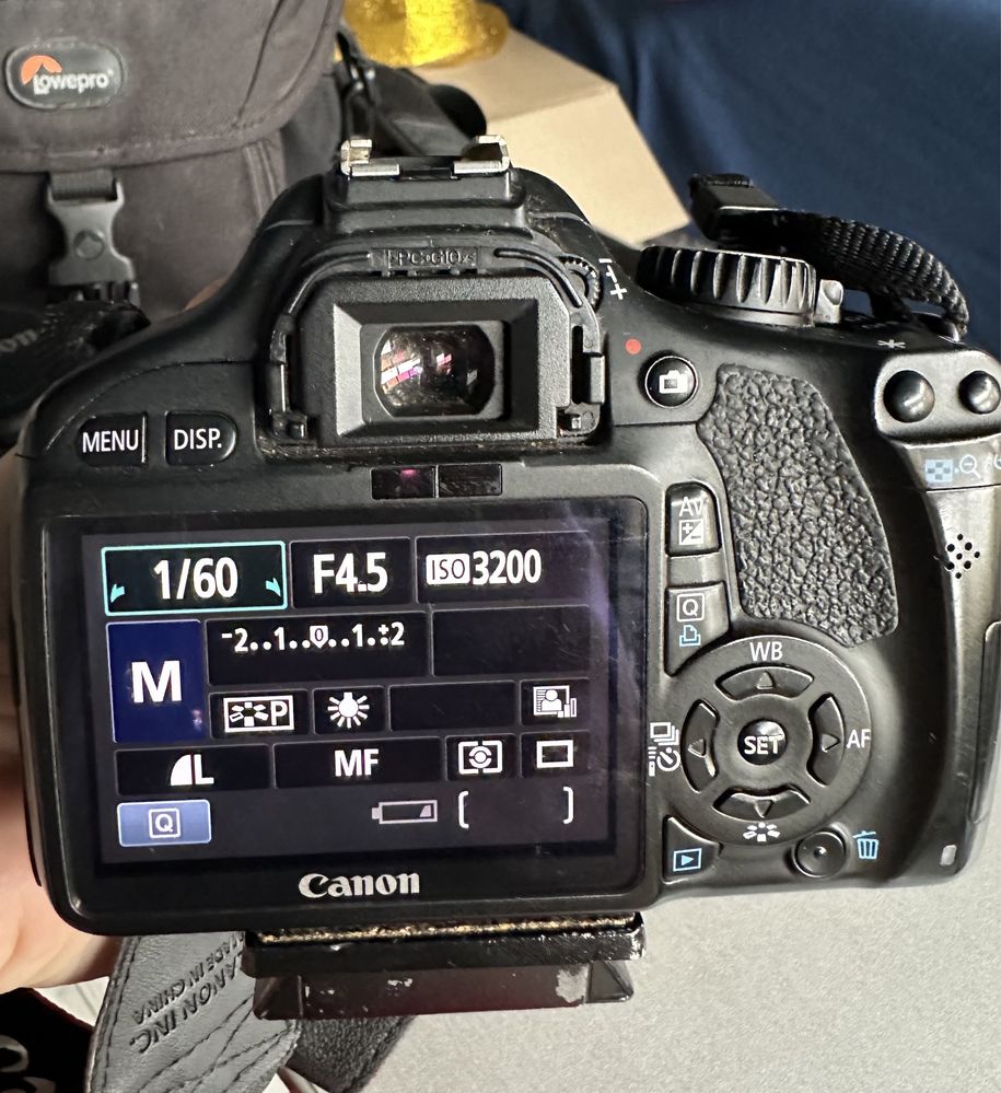 Фотоапарат Canon EOS 550D, два обʼєктиви, сумка