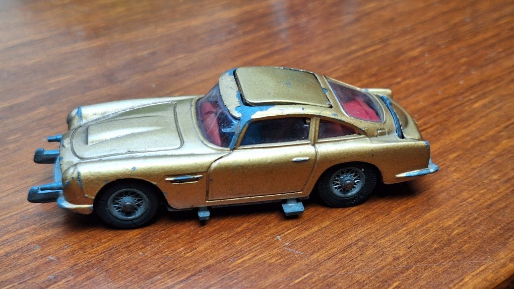 Corgi toys Aston Martin Db5-James Bond