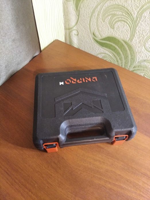 Продам шуруповерт Дніпро-М 12 вольт