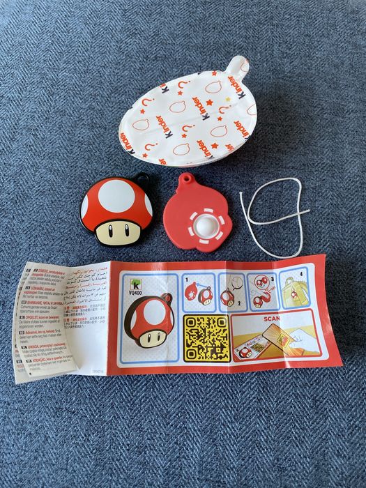 Zabawka Super Mushroom z serii Super Mario z Kinder Joy