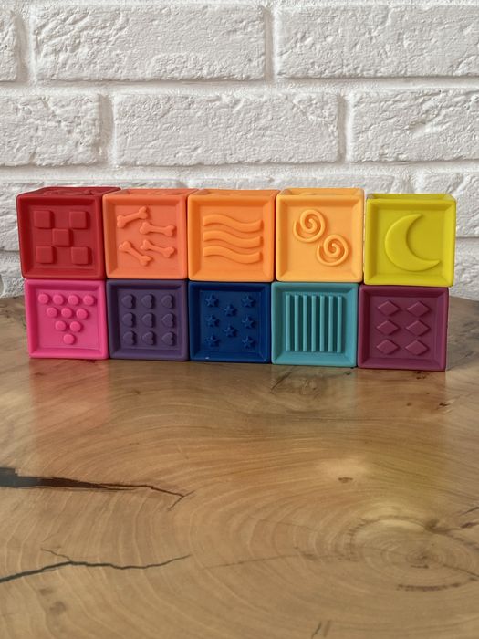 Розвивальні силіковані кубики Battat Полічи-но!)