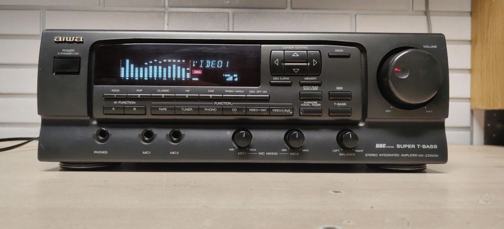 Wzmacniacz z procesorem dźwięku AIWA MX-Z3000M.