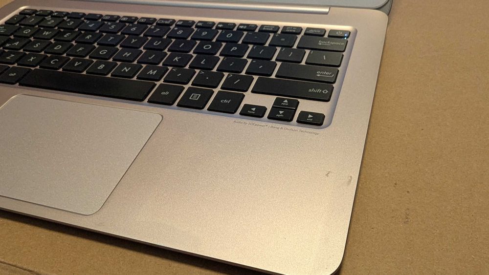 Asus UX305F ultrabook konkurencja dla Macbook Air, 1,35 kg, win 11.