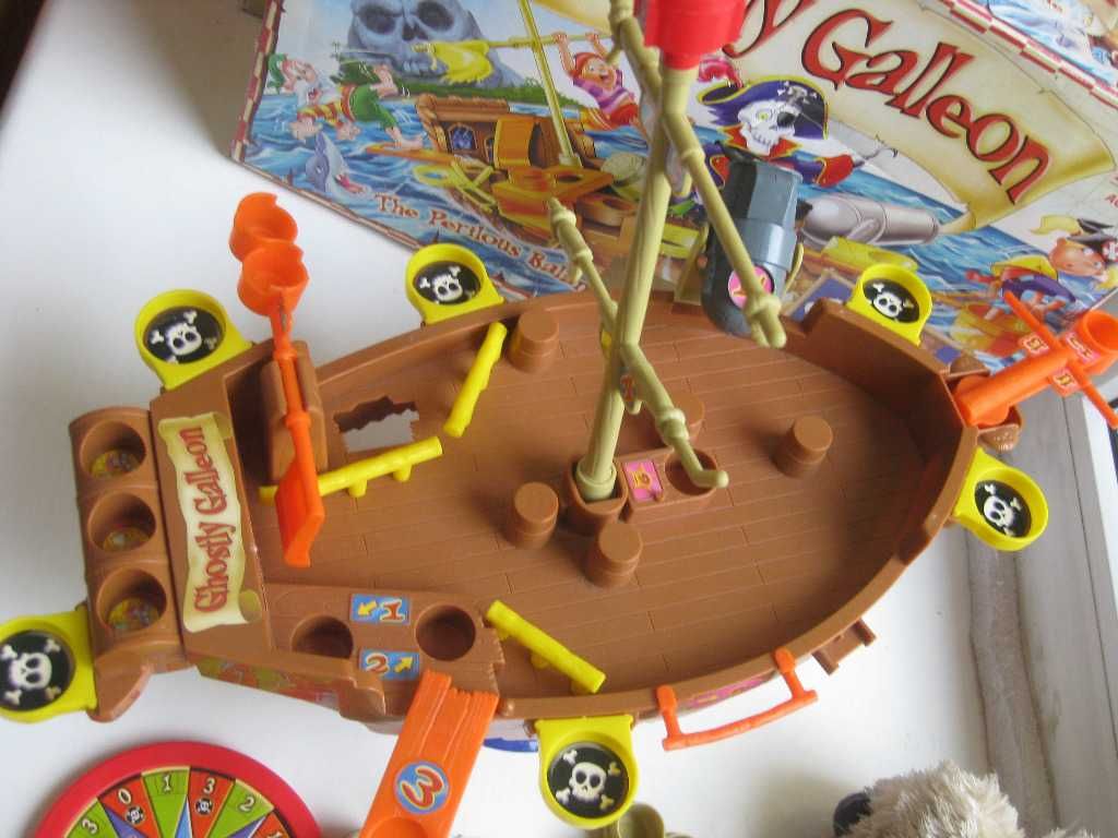 TOMY GALLEON statek piracki gra