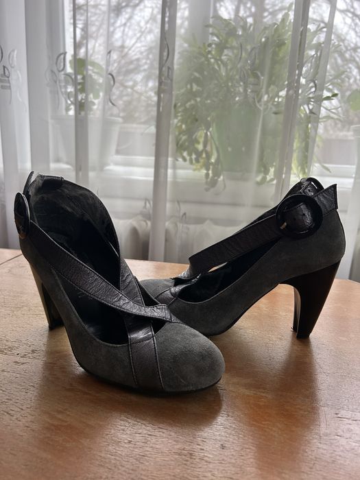 Туфлі замшеві на каблуку