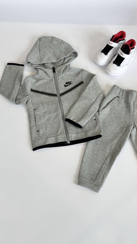 Продам дитячий спортивний костюм Nike Sportswear Tech Fleece, оригінал