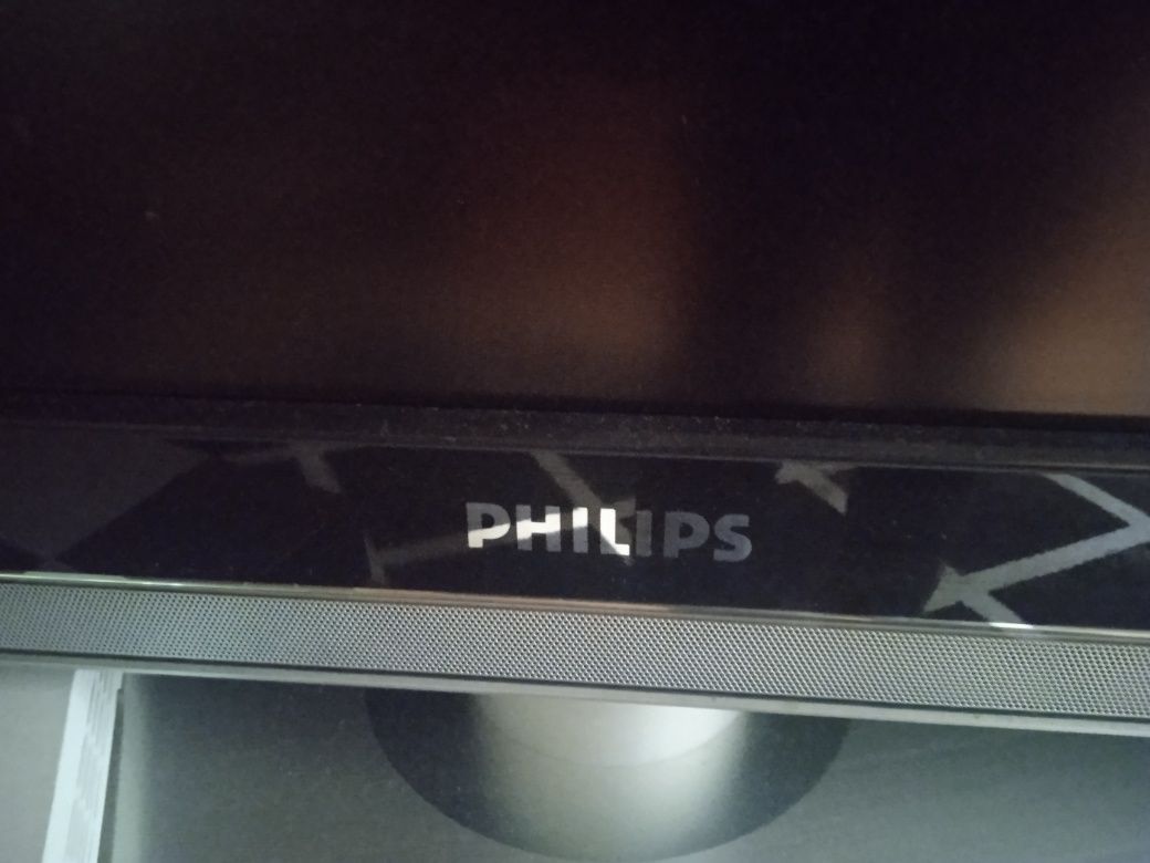 Uszkodzony Telewizor 42 '  Philips Ambilight 42PFL9732D / 10