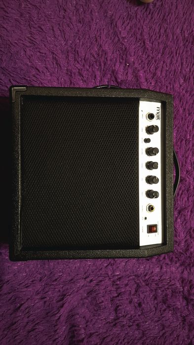 Zestaw gitarowy – gitara elektryczna MAX Music; wzmacniacz; pokrowiec