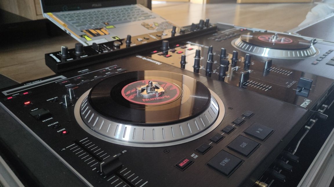 Kontroler DJ Numark NS7+FX+Case