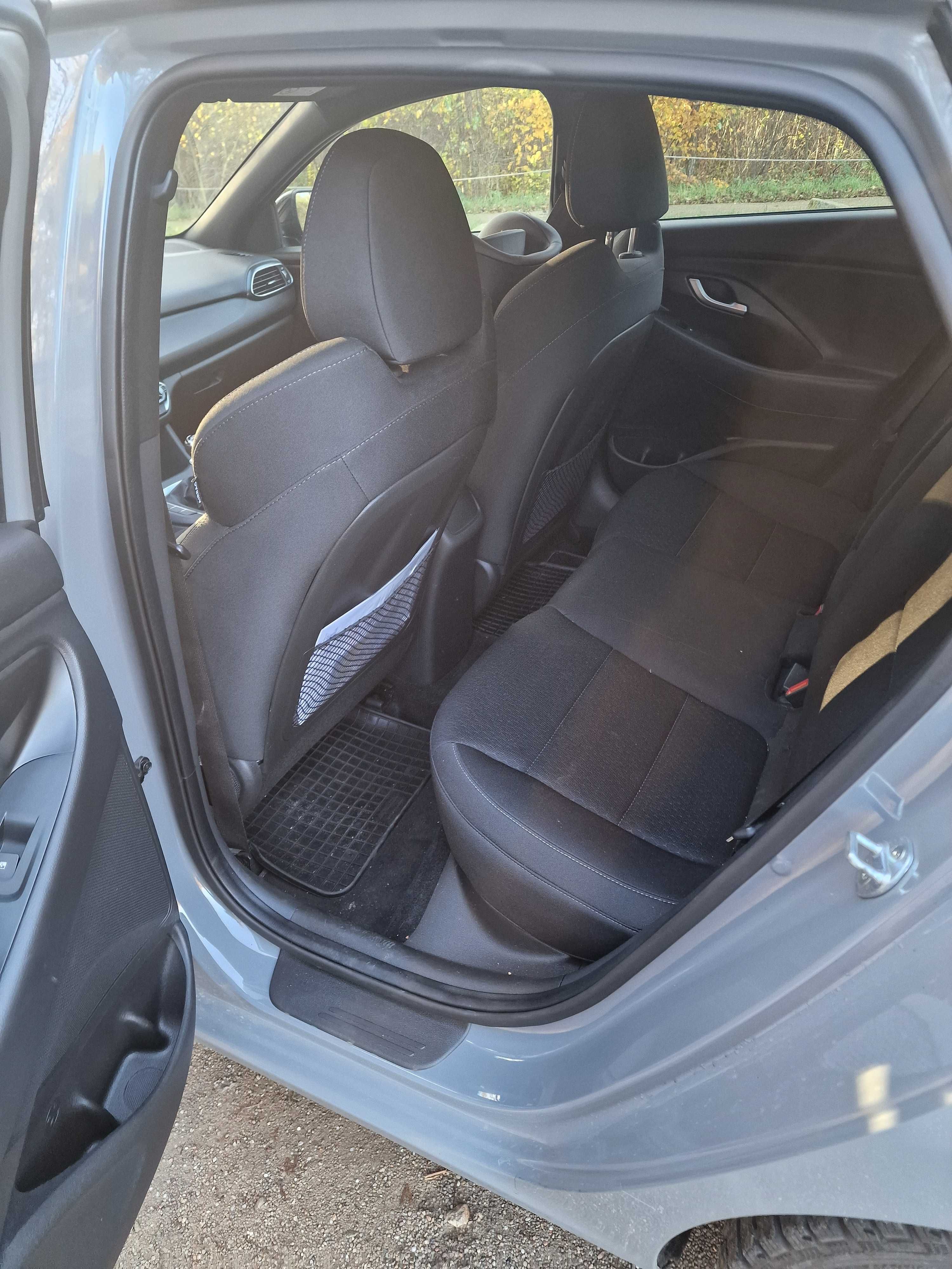 HYUNDAI i30 Fastback