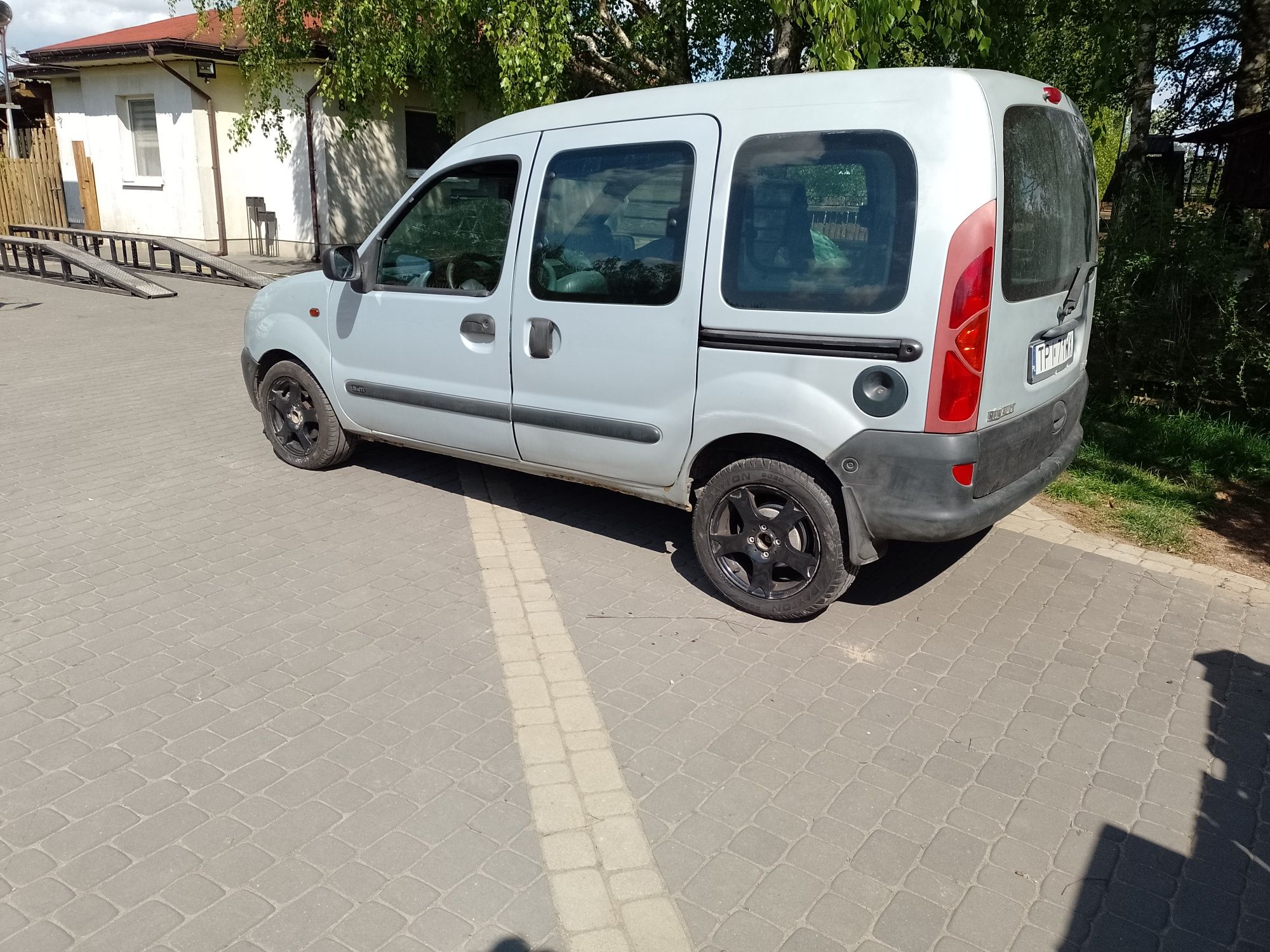 Renault Kangoo 1.9dTi 2001r 295tys dodatkowo zestaw opon w cenie