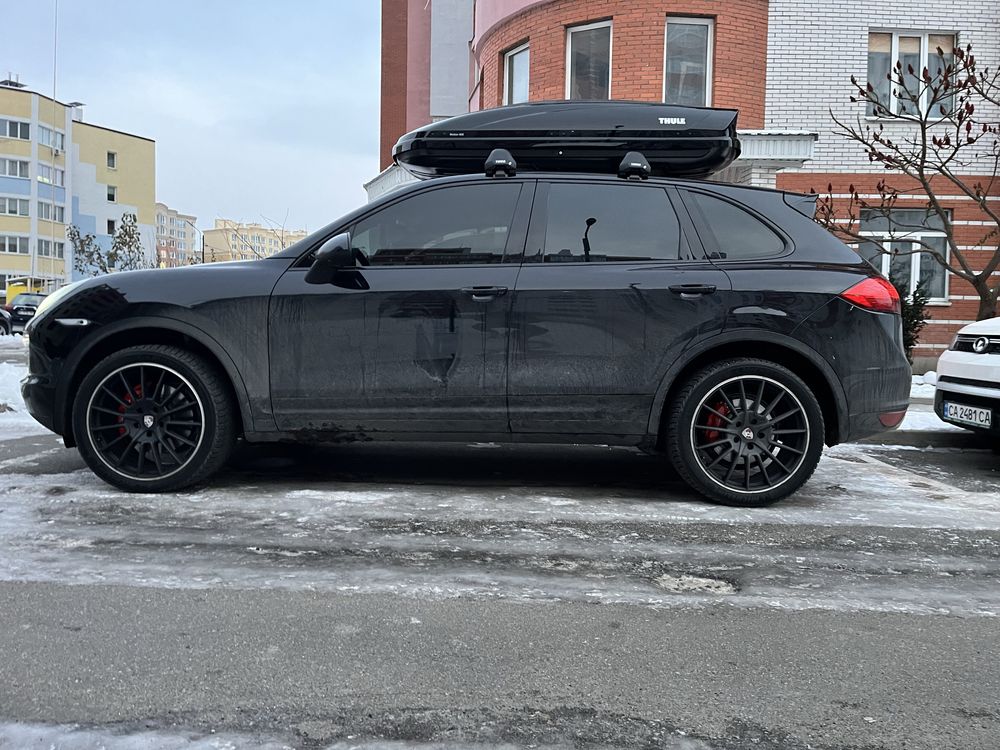Б/у як новий Thule Motion XL бокс багажник як XT 3 L