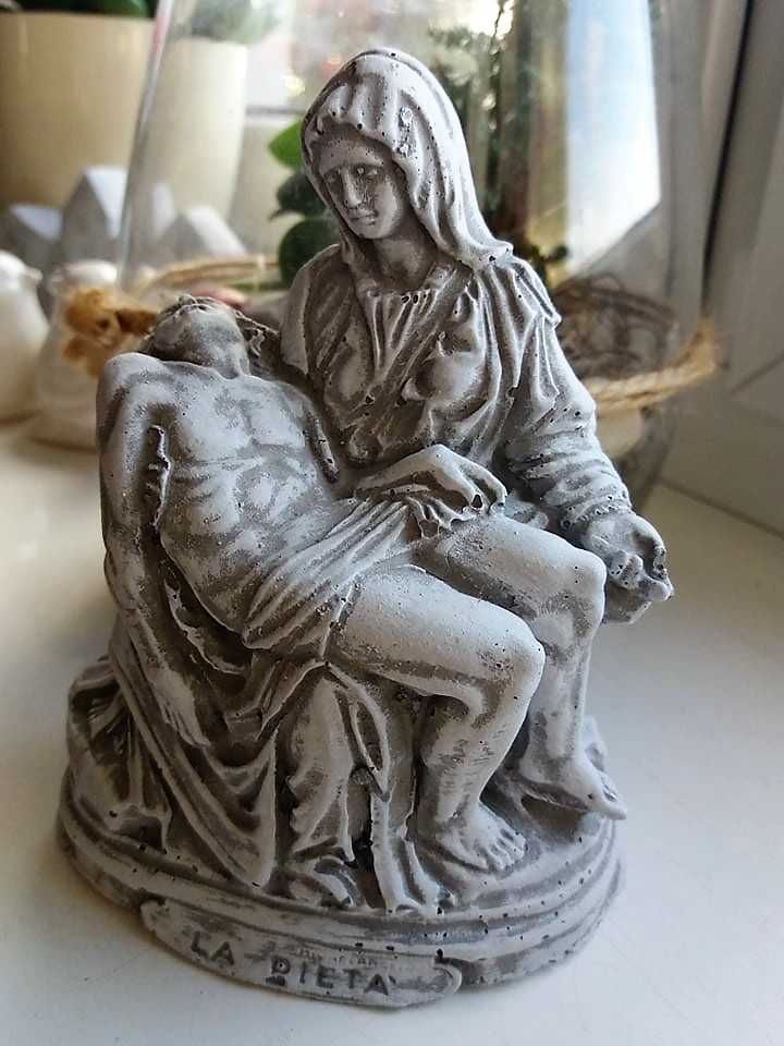 Ozdoba betonowa Figurka sakralna Maryja z Jezusem Pieta