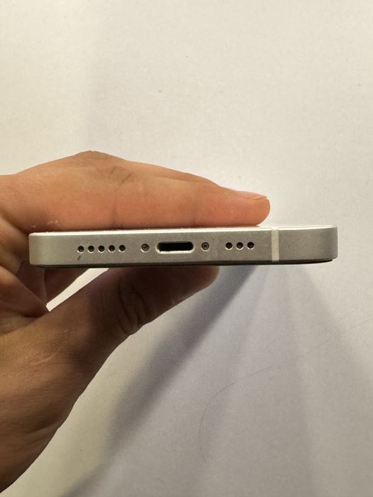Продам IPhone 12 white 64gb