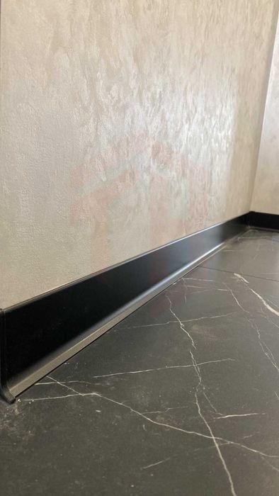 Плінтус Алюмінієвий накладний • 40 мм • 60 мм • 80 мм • 100 мм •