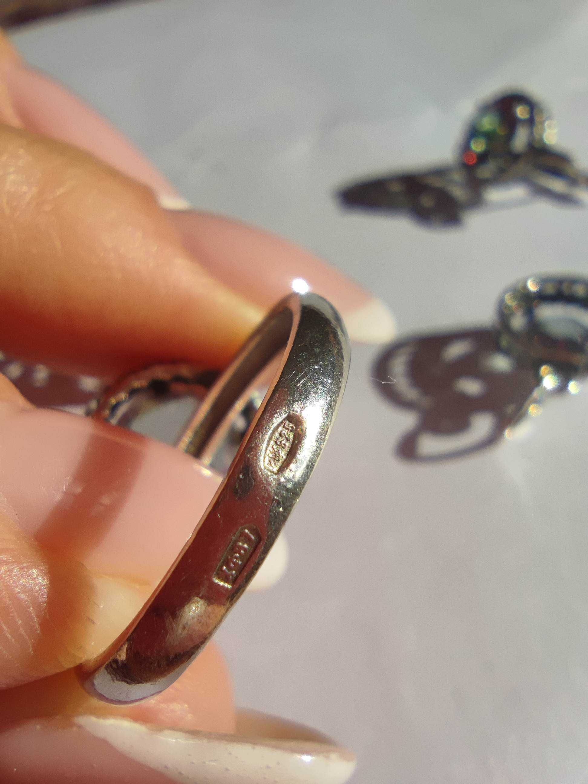 Conjunto de jóias: anel, brincos, pendente