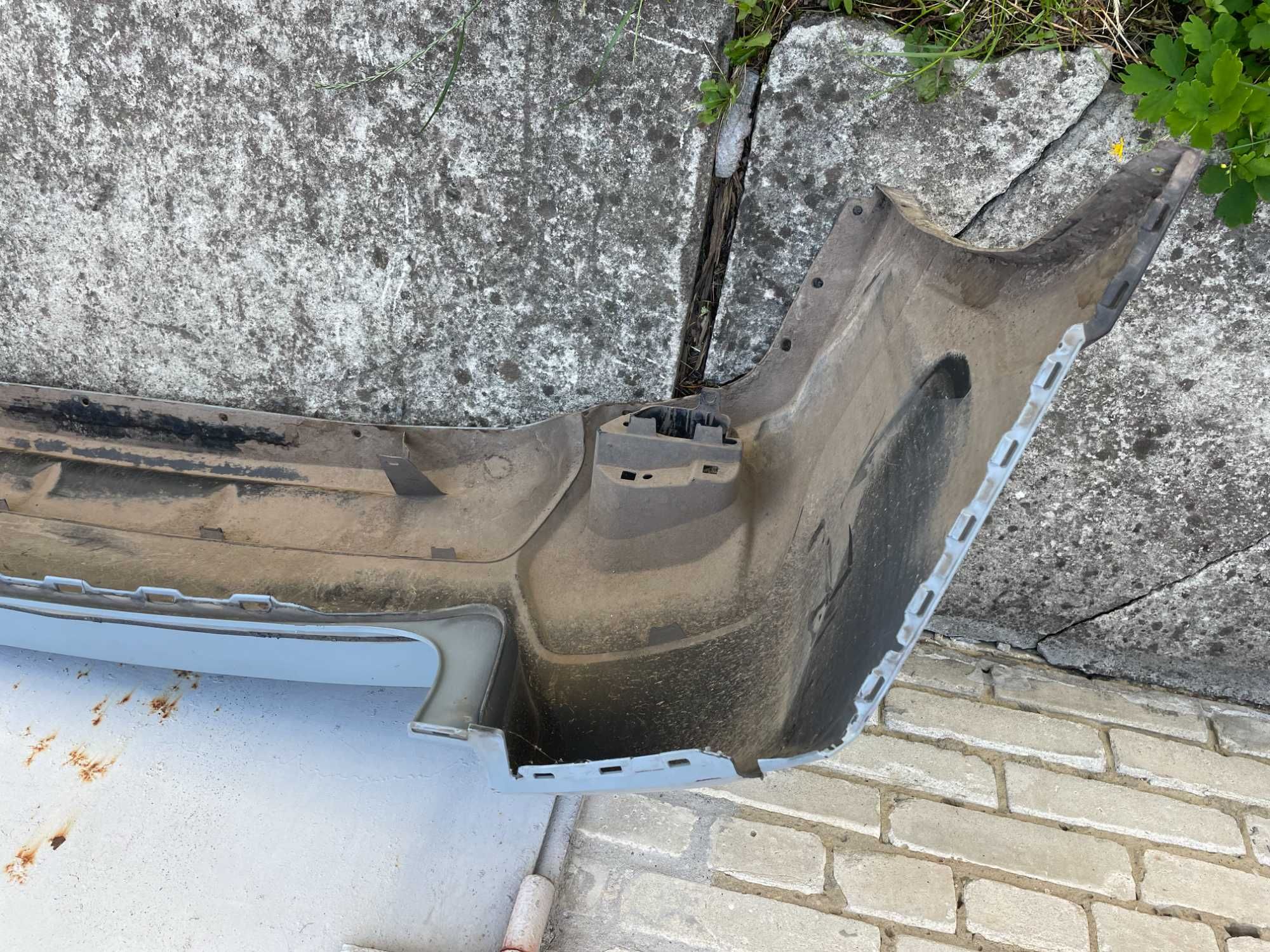 Бампер задний Subaru XV 18р- бампер задній субару ХВ 57704FL250