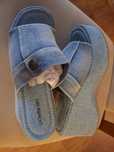 Nowe klapki jeansowe