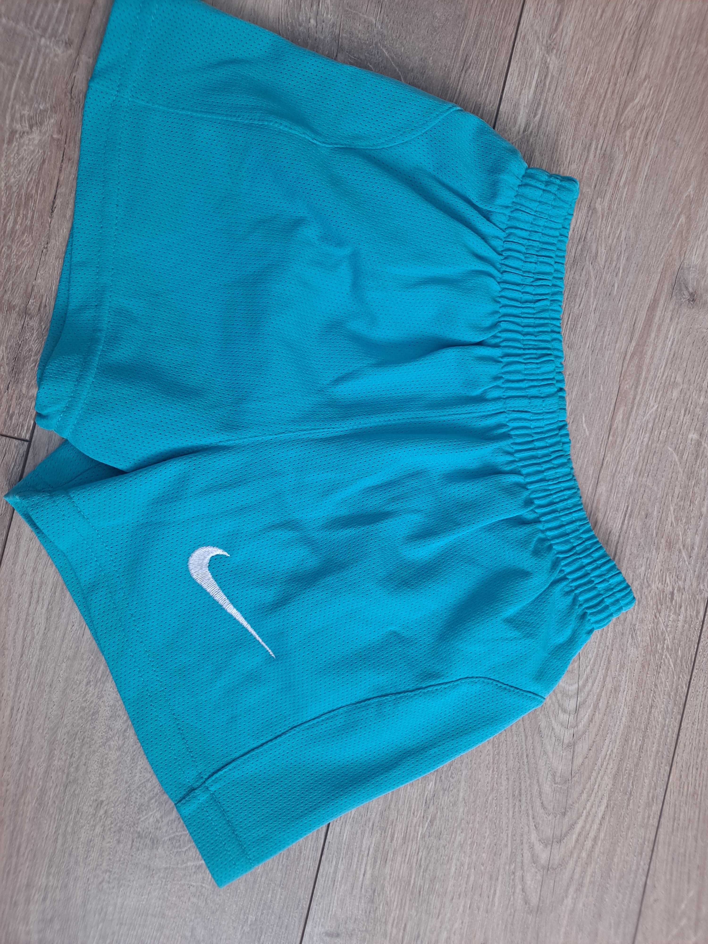 Spodenki nike krótkie r.116