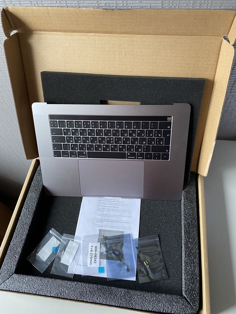 Top Case Apple Macbook Pro 15 2019 Space Grey p/n 661-13163 новий