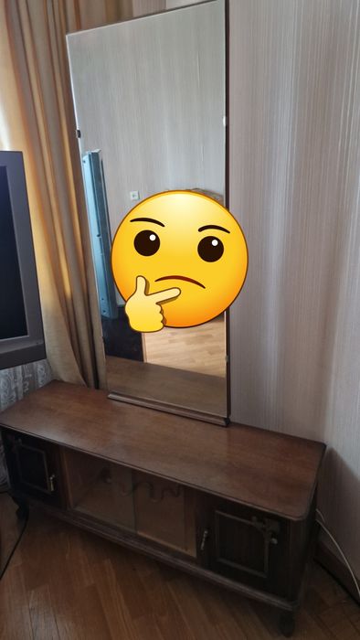 Трюмо с зеркалом