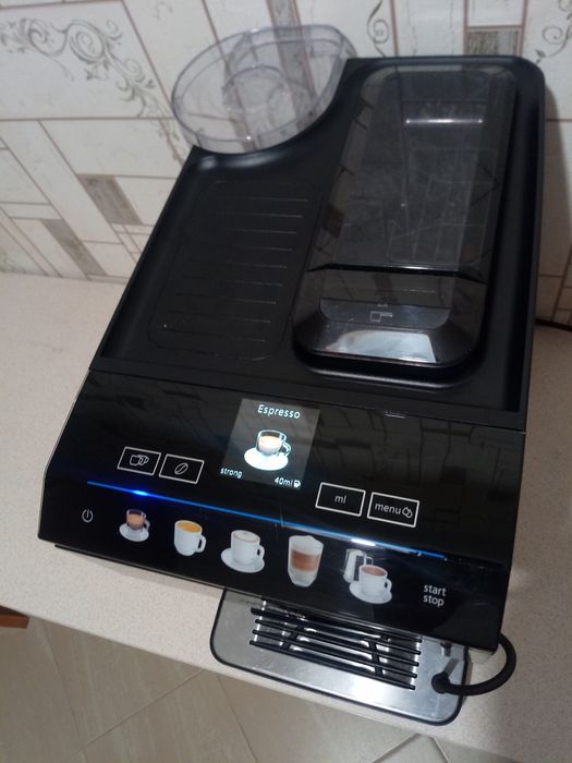 Ekspres ciśnieniowy Siemens EQ.500 Classic 1500W czarny