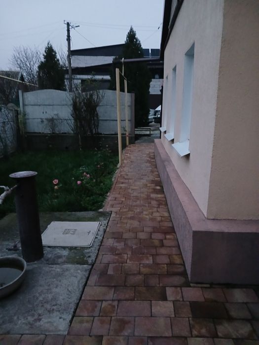 Здається будинок на Космосі