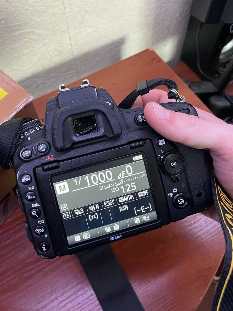 Nikon D750 Body + спалах Meike Mk950II